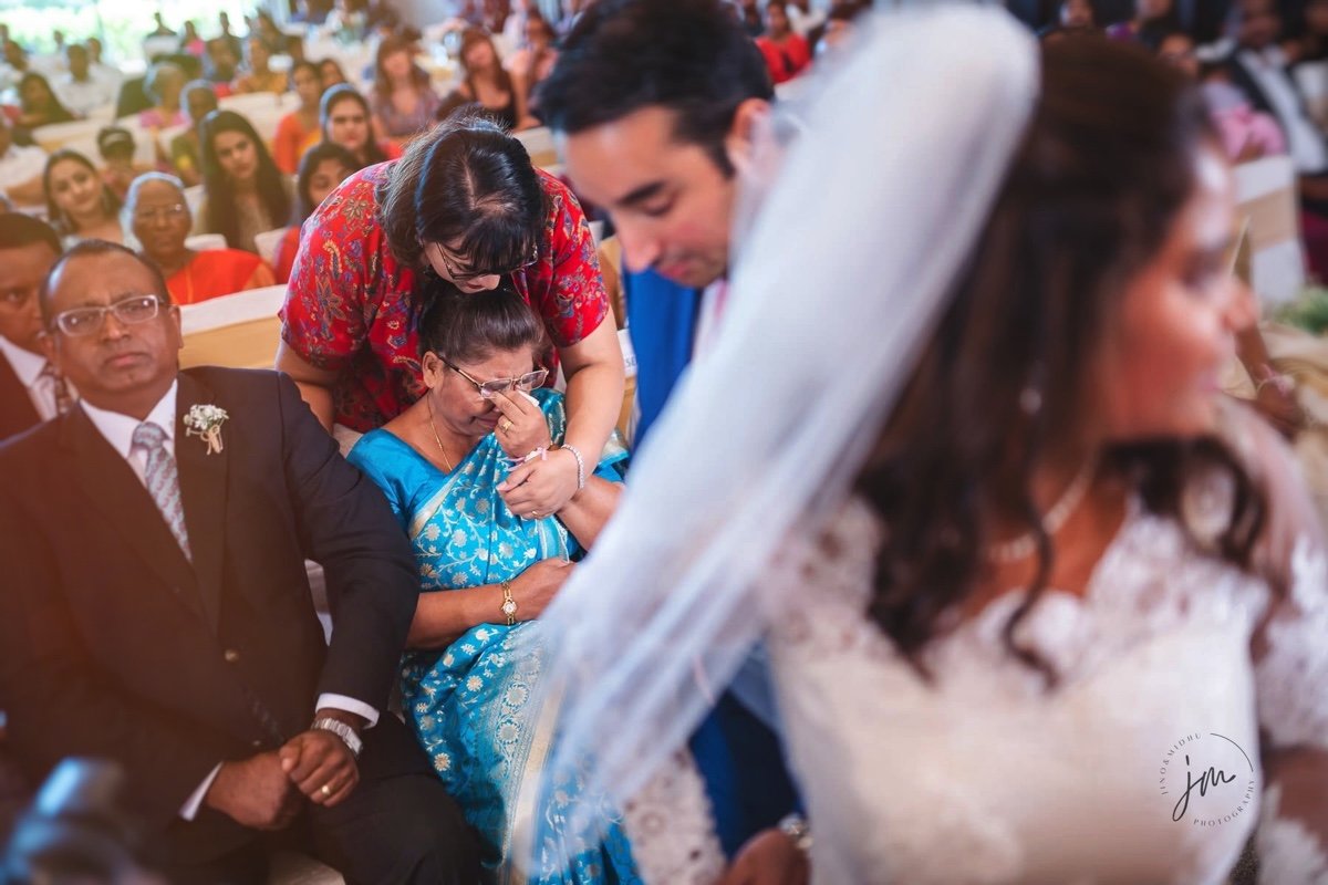 Quiet emotional tears during ceremony captured by Jino and Midhu